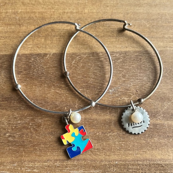 Vantel Pearl Bracelets - Picture 6 of 6